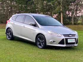 Ford Focus 1.6 S/1.6 SE Flex 16v 5p Aut 2015
