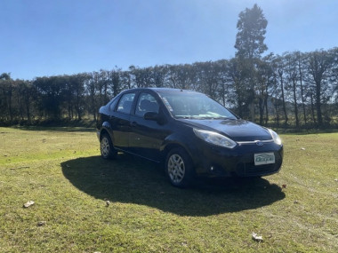 Ford Fiesta Sedan SE 1.6 8V Flex 4p 2014